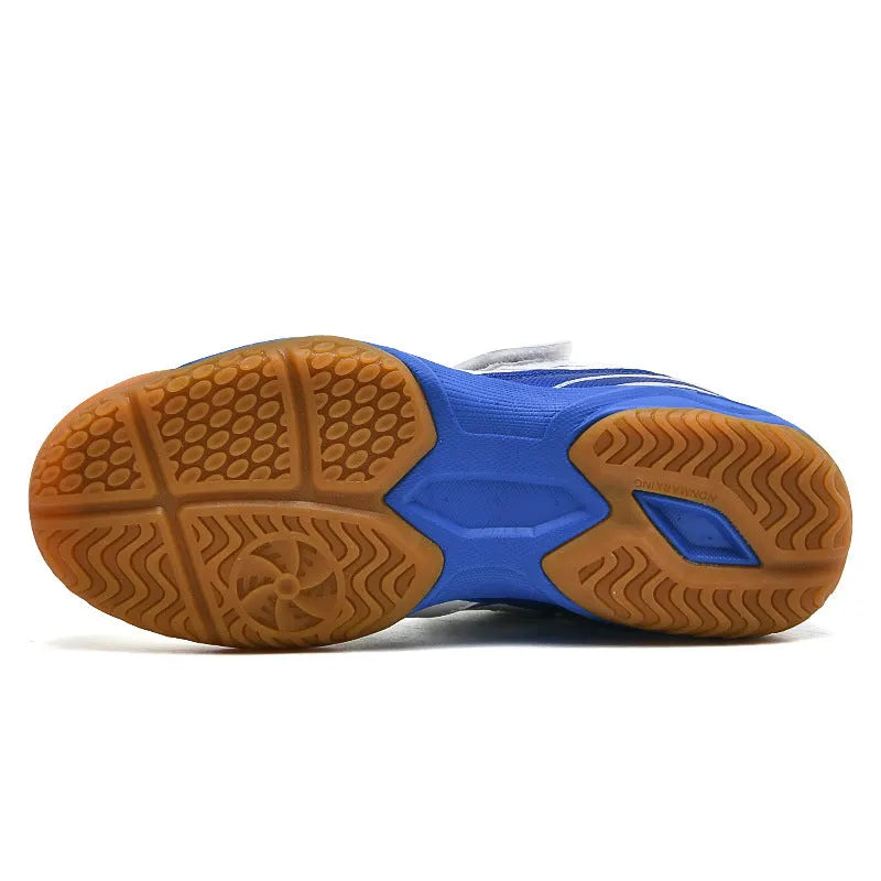 Breathable and non-slip lightweight badminton shoes in white and blue colour with low-top design and PVC rib sole