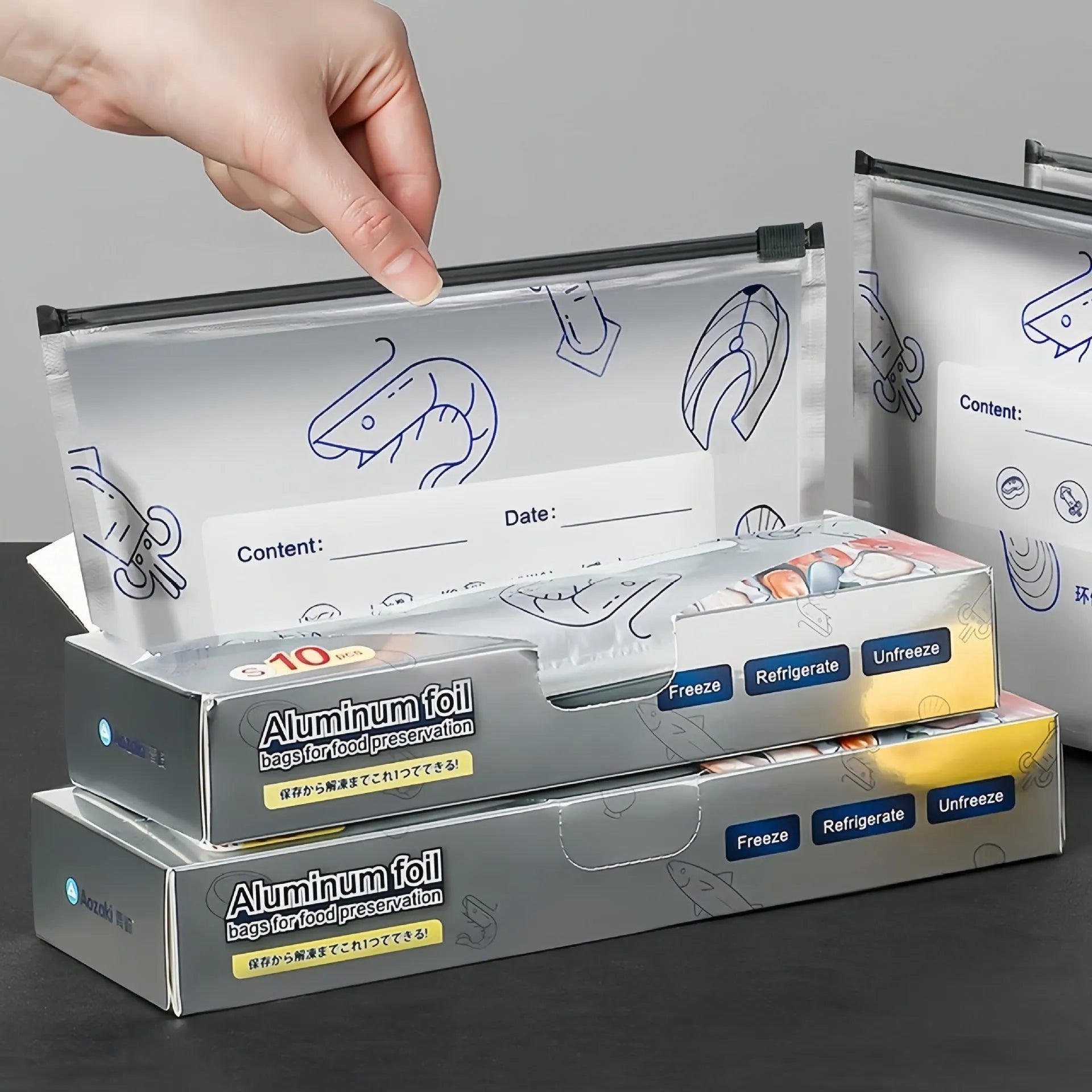 Aluminium foil sealed food storage bags in three sizes with heat resistance from minus 60 to 100 degrees Celsius