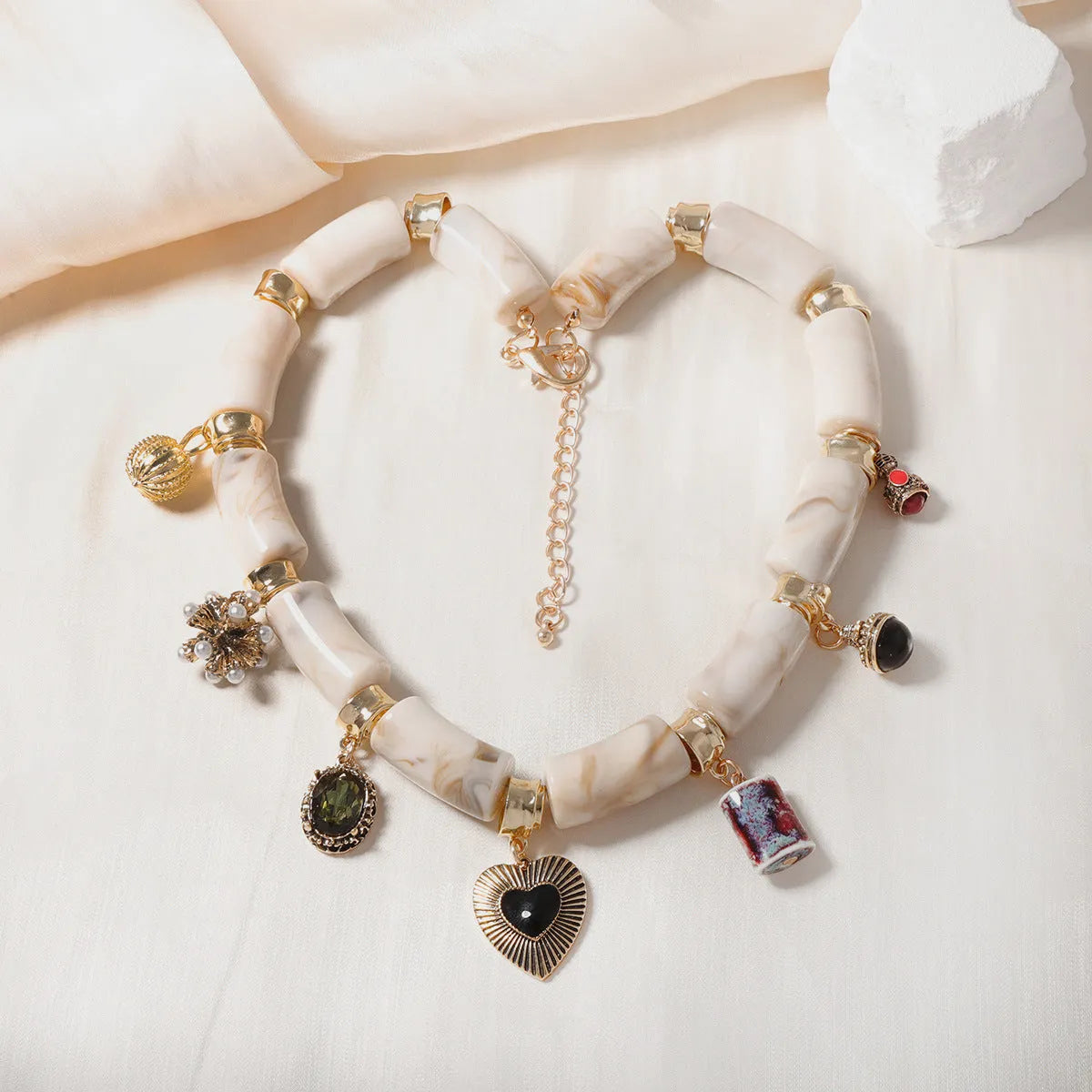 Heart-shaped resin bamboo pendant necklace with electroplated finish in picture colour