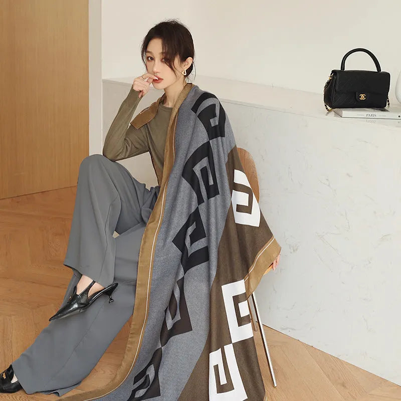 Polyester vintage print scarf in mid-length design for autumn travel warmth