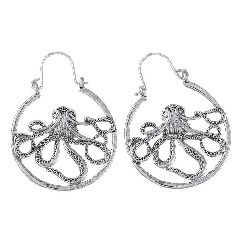 Vintage octopus earrings in antique silver finish with detailed animal modelling on zinc alloy