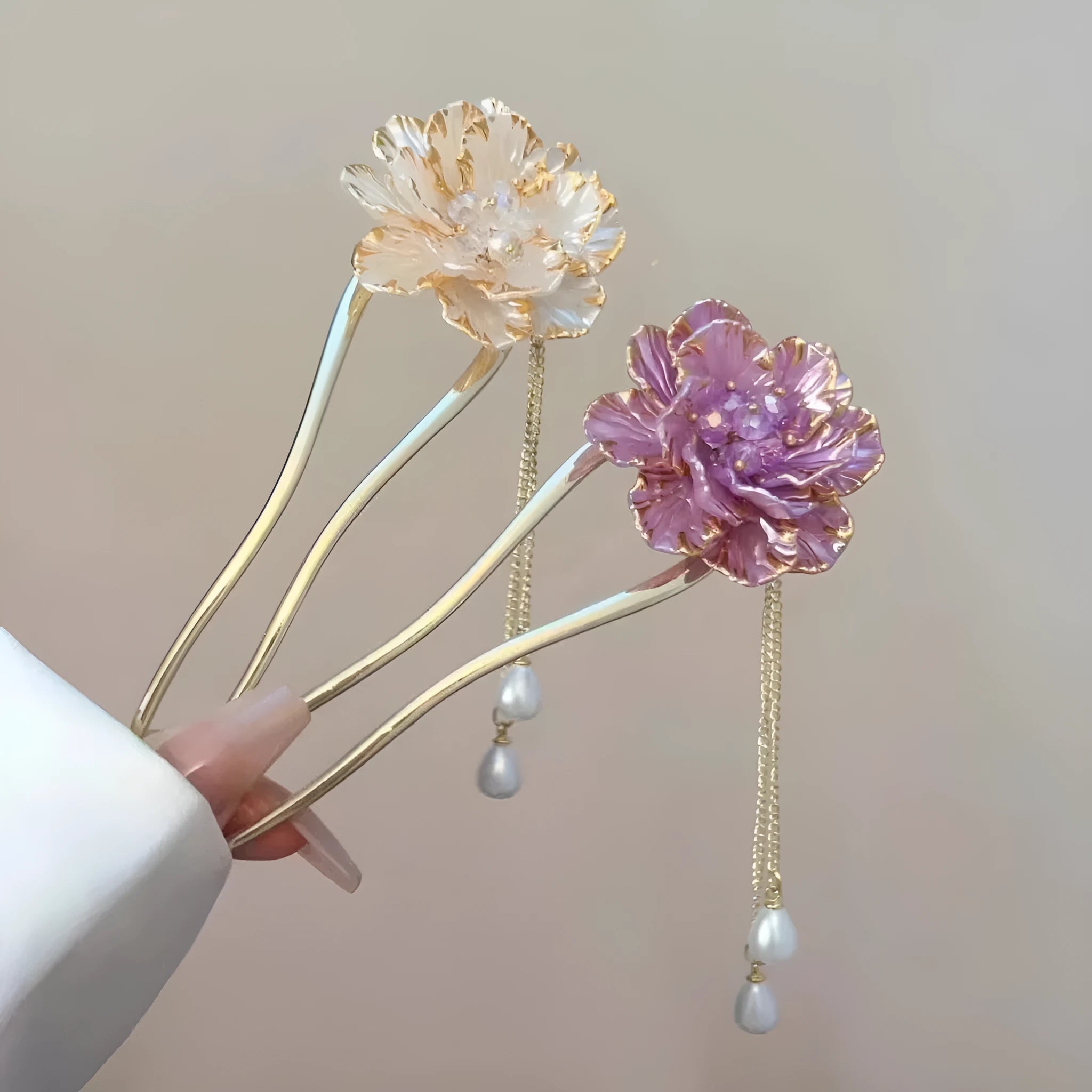 Purple and white alloy peony flower U-shaped hairpin with tassel decoration