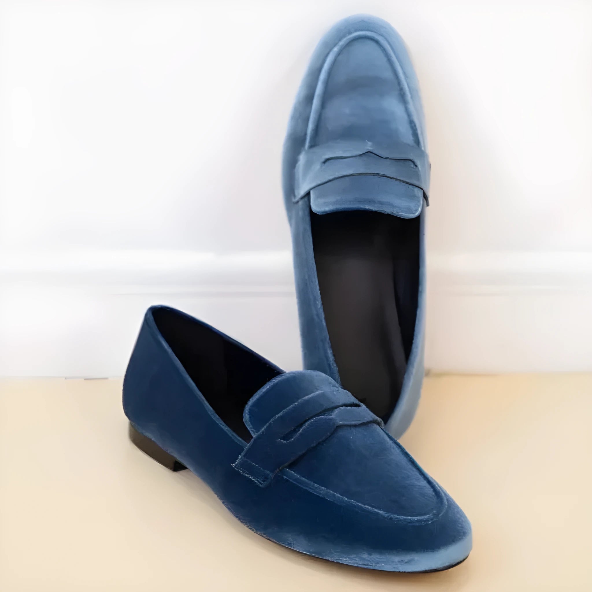 Blue and black sole leisure loafers in artificial suede with round toe design
