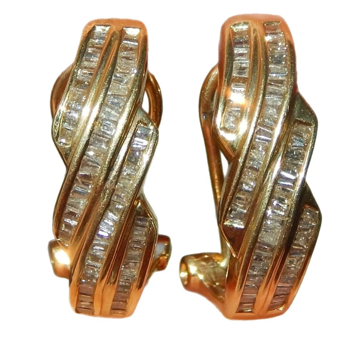 Copper geometric earrings with round elements in retro gold colour