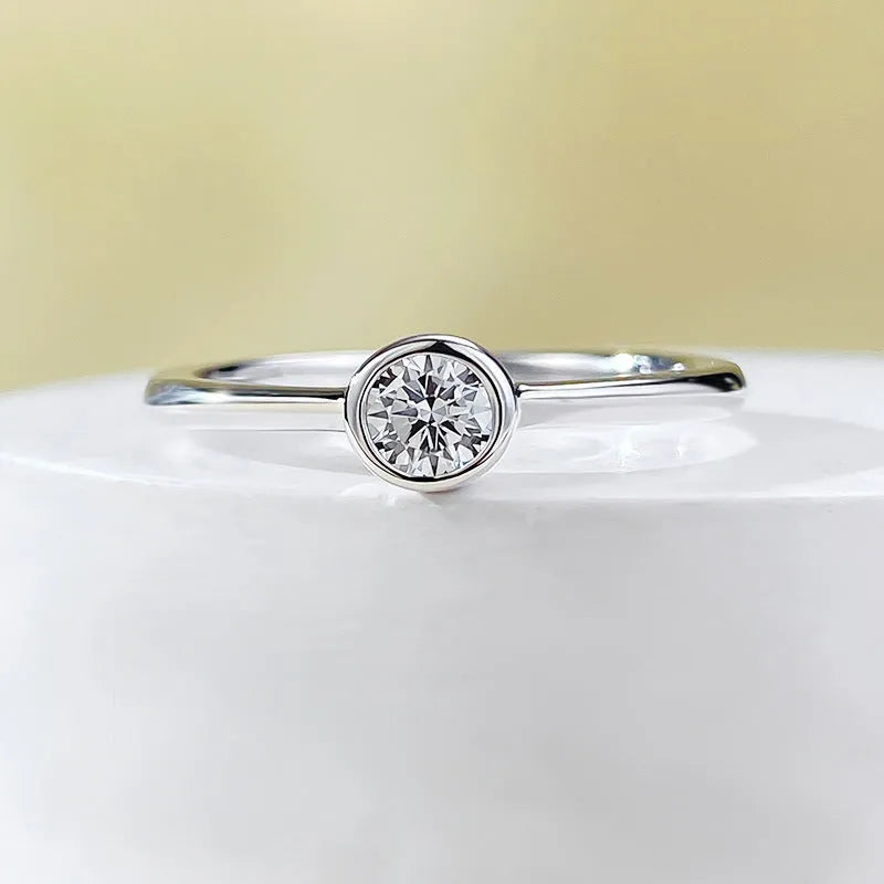 Silver crown shape ring with minimalist line detailing in Korean style design
