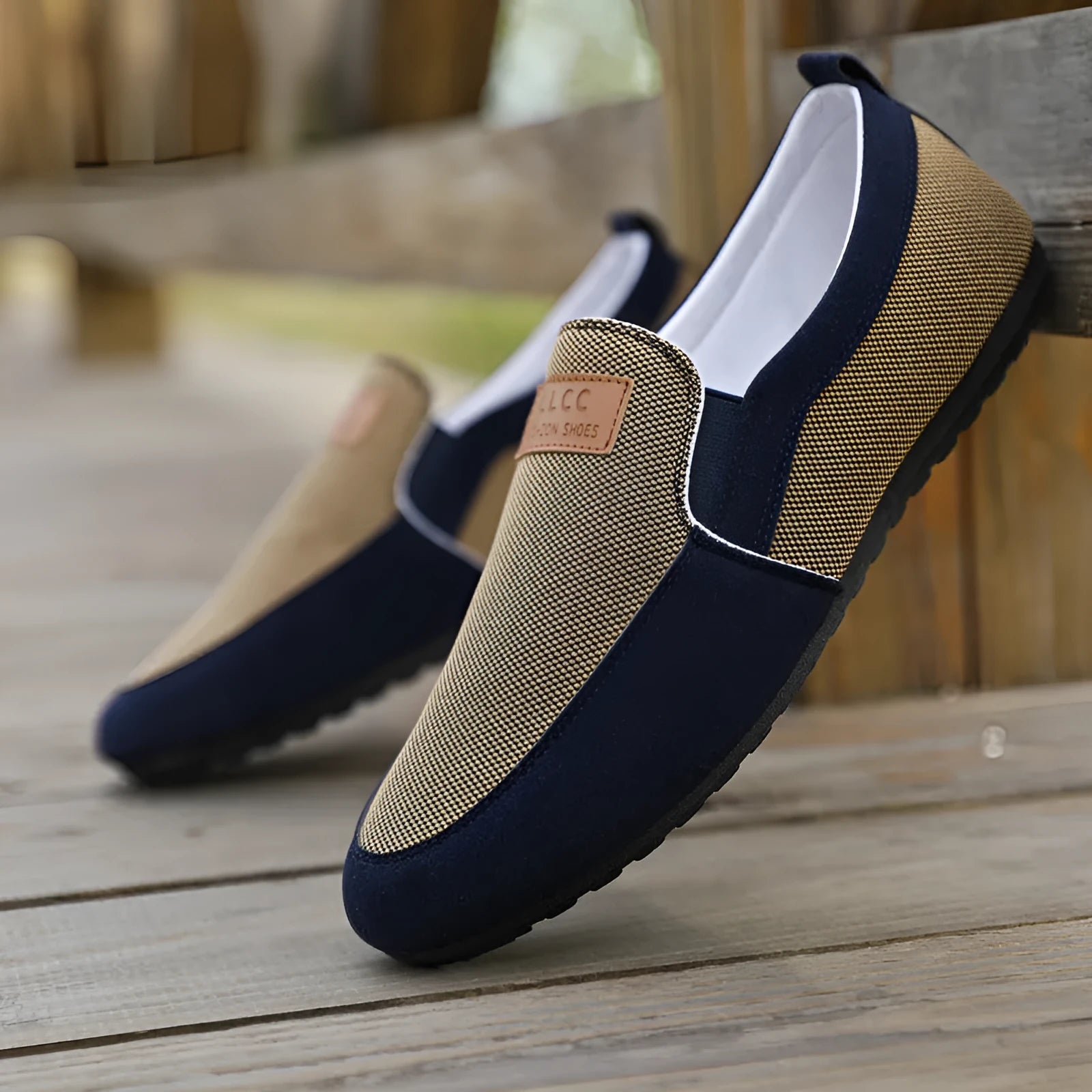 Men's canvas casual board shoes in grey with rubber sole and lace-up closure