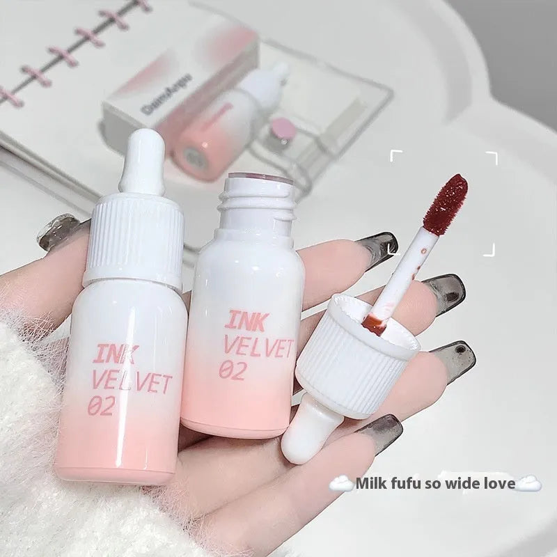 Mirror Lip Lacquer tube in 3.5g size from the Milk Huhoo series, showing shade options.