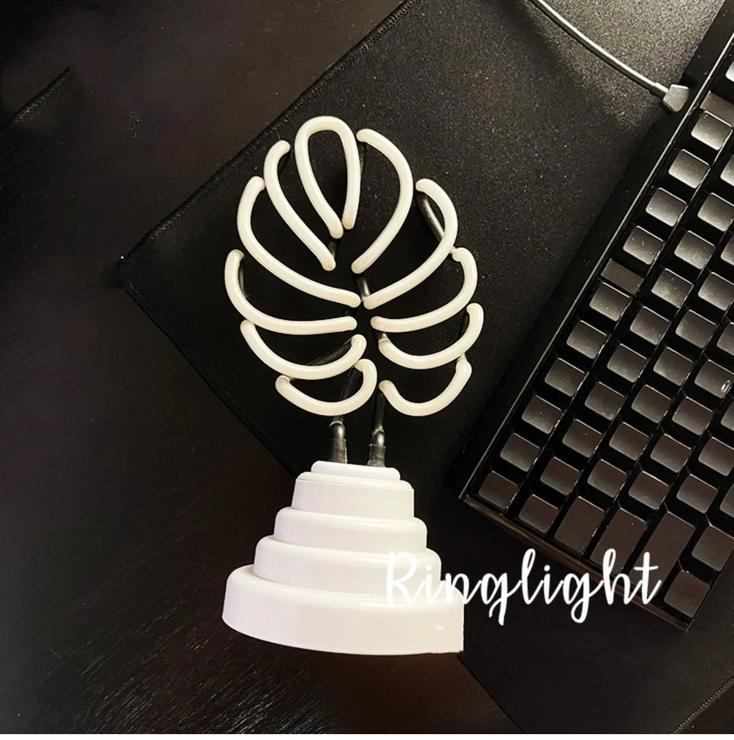 Handmade bamboo shaped desktop lamp with USB cable in white and green