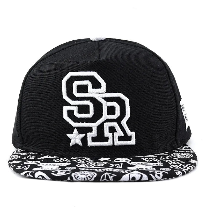 Adjustable cotton baseball cap with letter embroidery in black or white colours