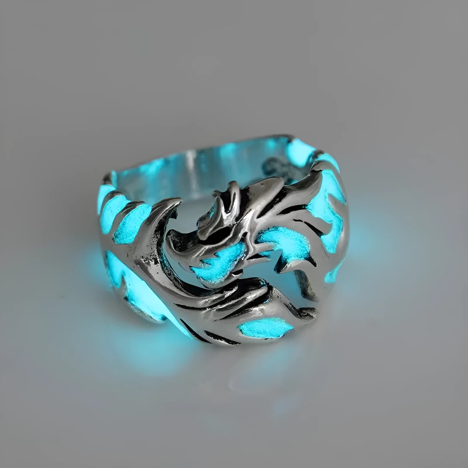 Adjustable opening Chinese dragon pattern ring in blue green colour with archaism silver electroplated finish