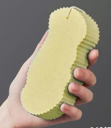 3D fish scale pattern bath sponge in multiple colours for gentle body exfoliation