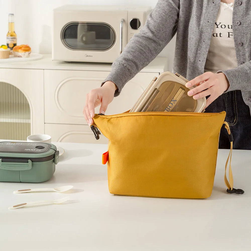 Japanese style insulated lunch bag in Army Green colour with Oxford cloth material