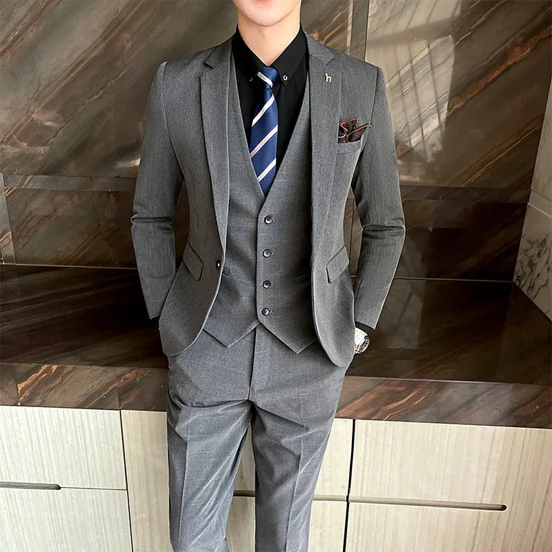 Slim fit business formal suit in cotton blend fabric with adhesive interlining construction