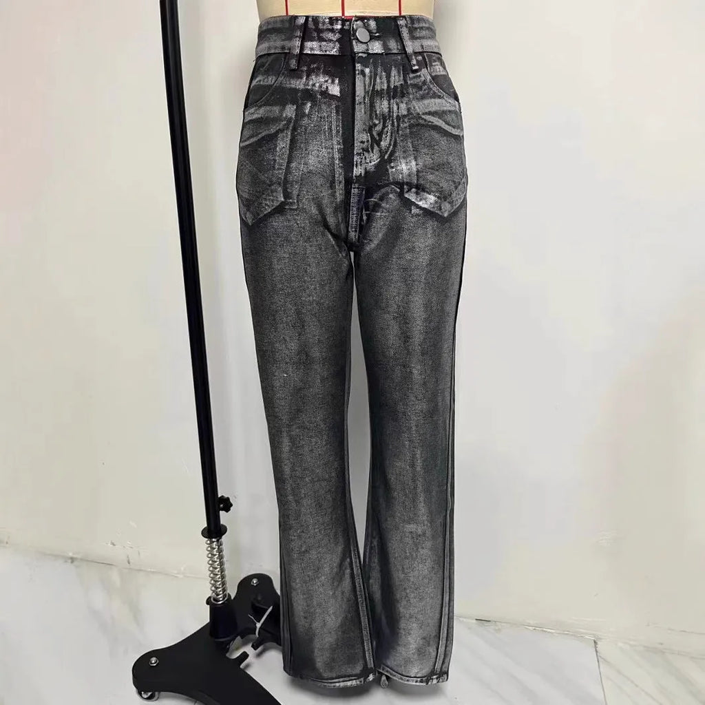 Women's high waist straight leg blue jeans with contrast colour details and street hipster style