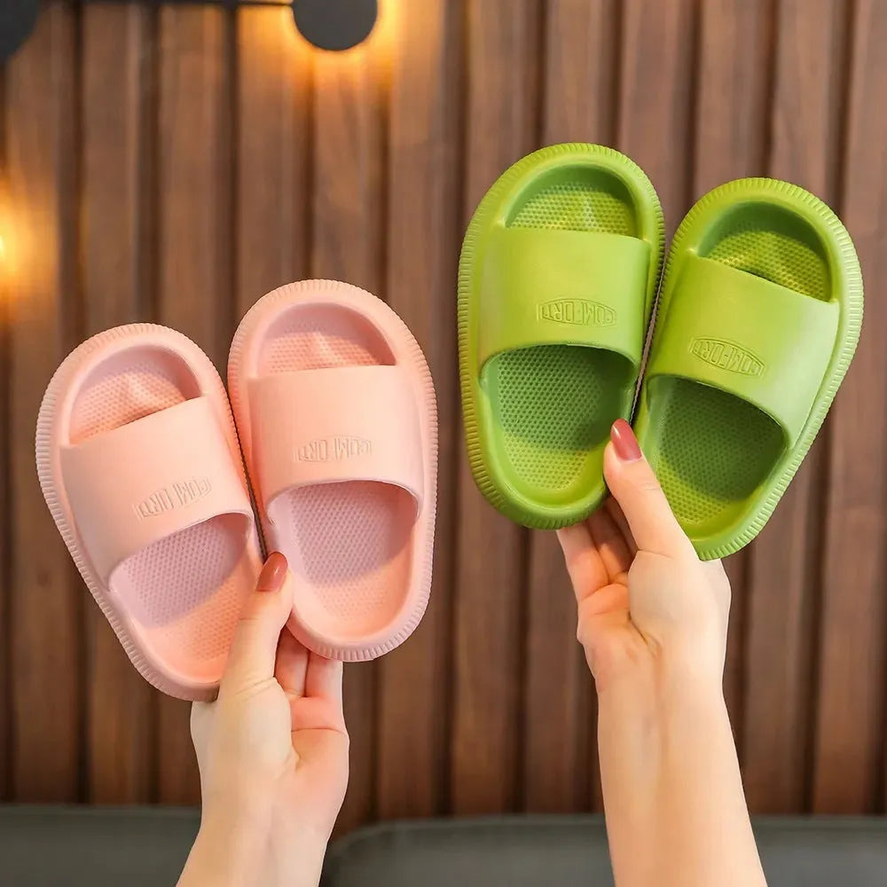 Children's EVA slippers in mixed colours with injection-moulded sole construction