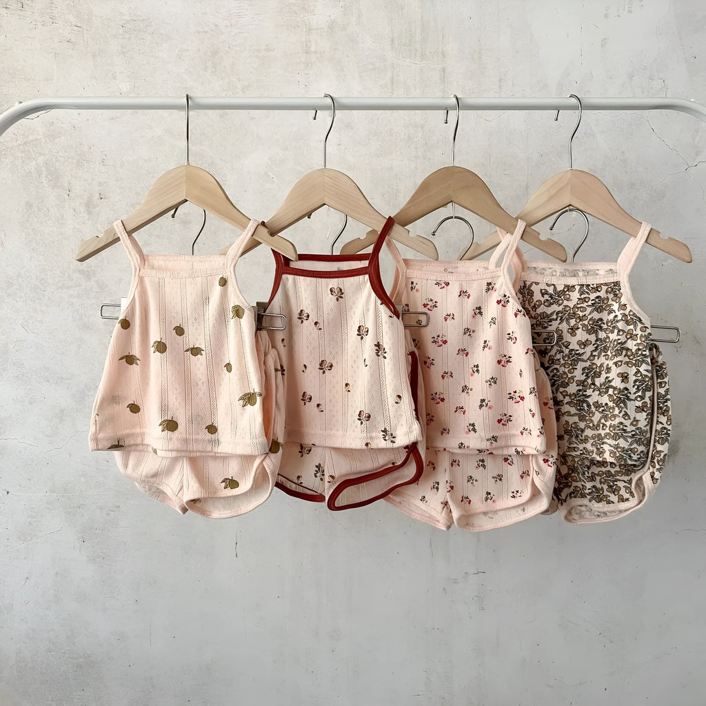 Children's cotton corduroy two-piece pajama set with pullover shirt and shorts in floral colour