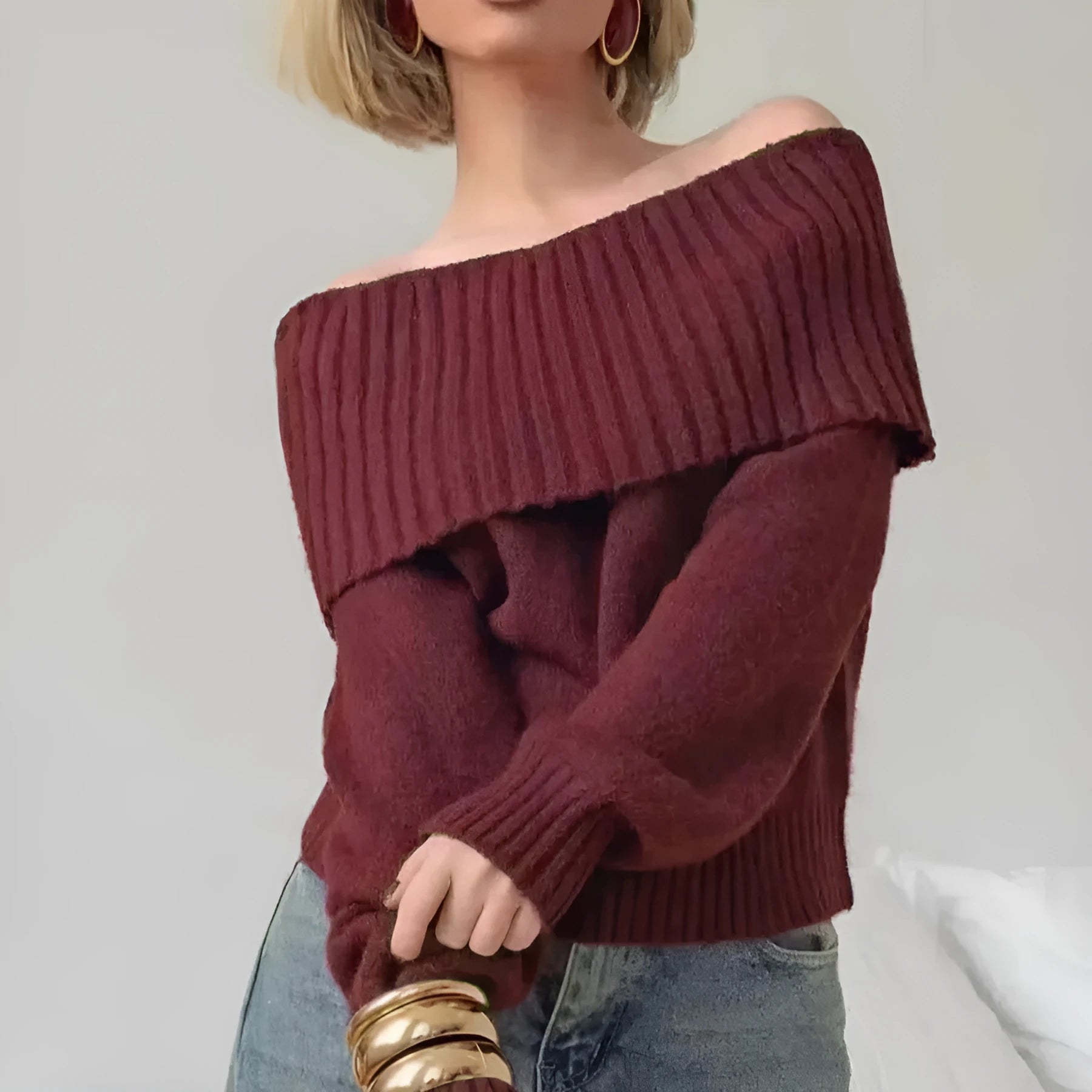 Grey off-the-shoulder sweater with 3D knit pattern and strapless design