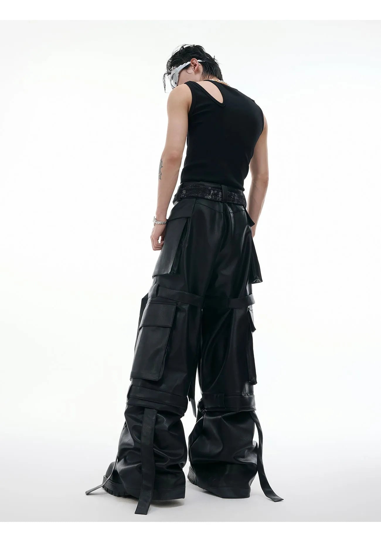 Men's black loose-fit retro trousers with quilted stitching and multiple pockets