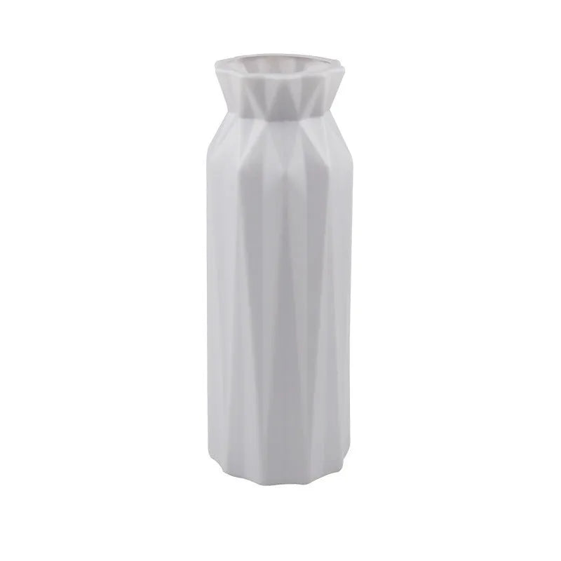 Green drop-resistant melamine vase with 7.2cm base diameter on a desktop
