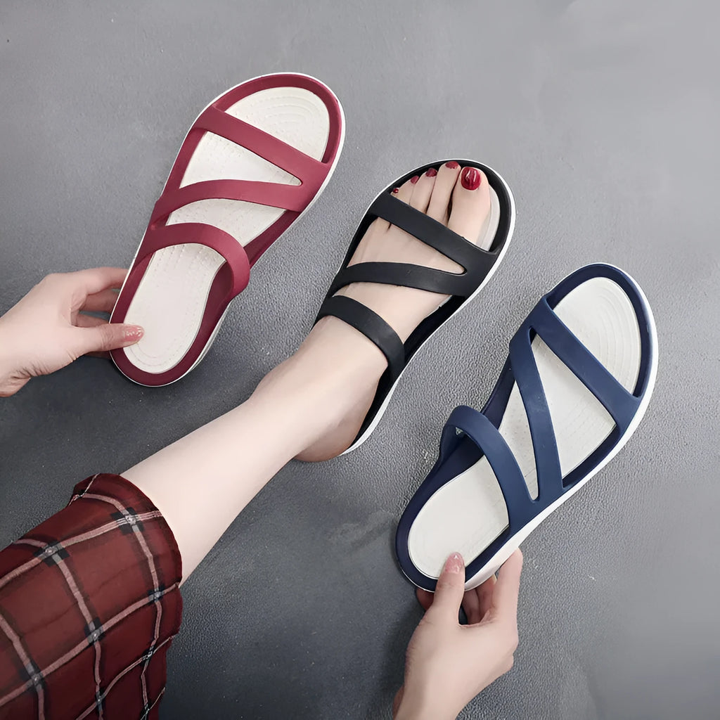 Solid colour women's casual sandals with a breathable PP upper in slip-on style.