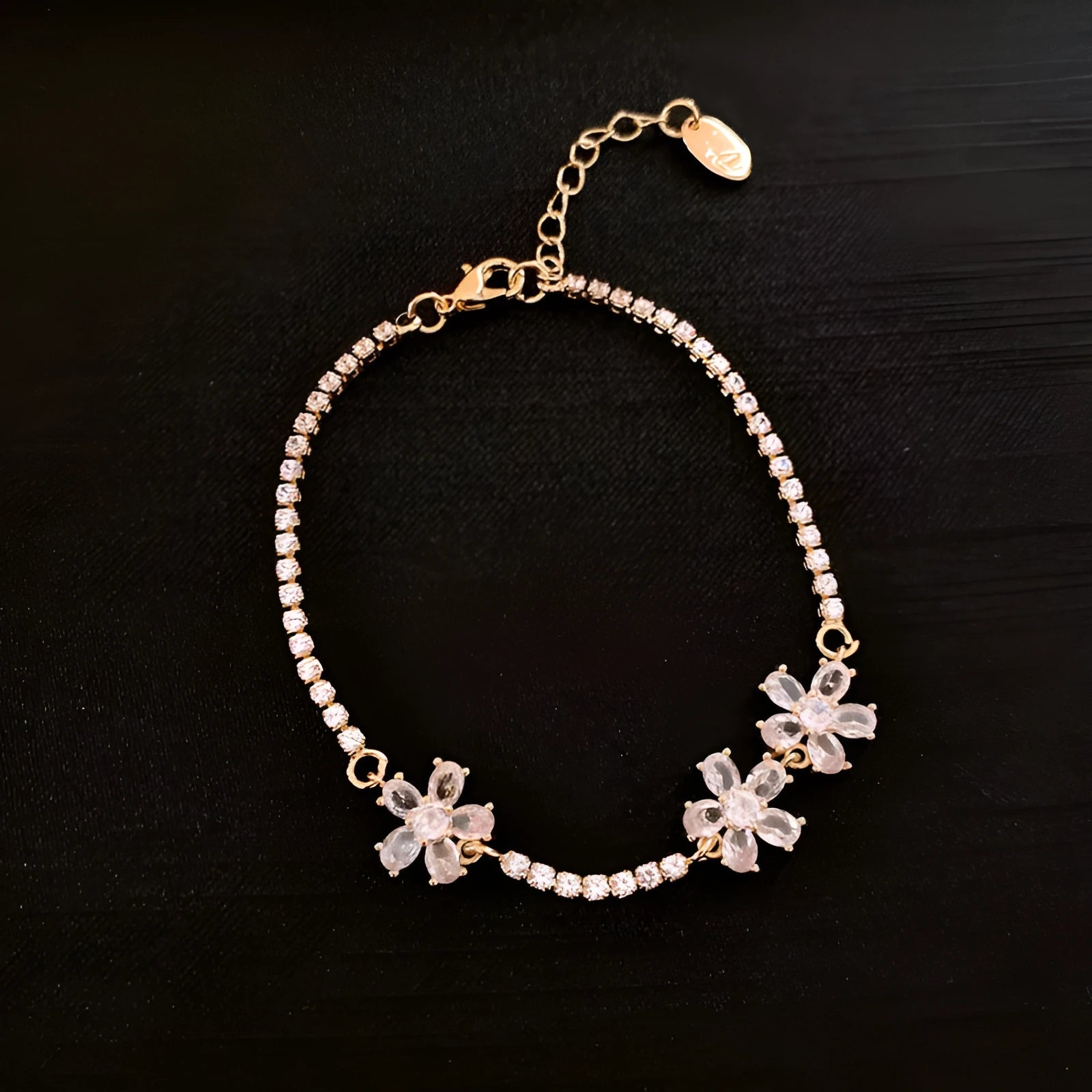 Gold-coloured geometric copper bracelet with quadrilateral zircon inlaid design for women