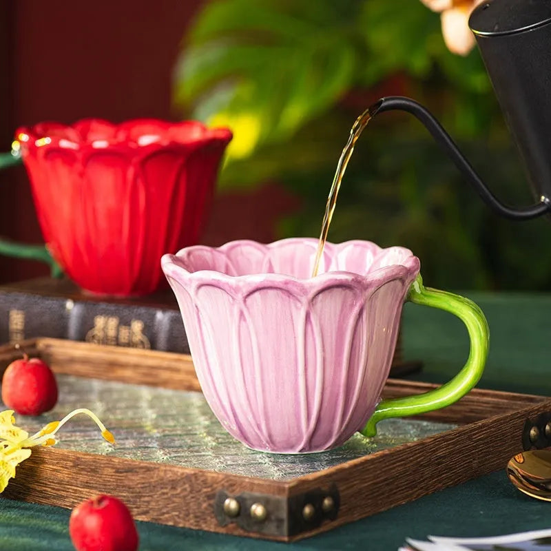 Ceramic breakfast cup with flower patterns showing 500ml capacity and pastoral style design