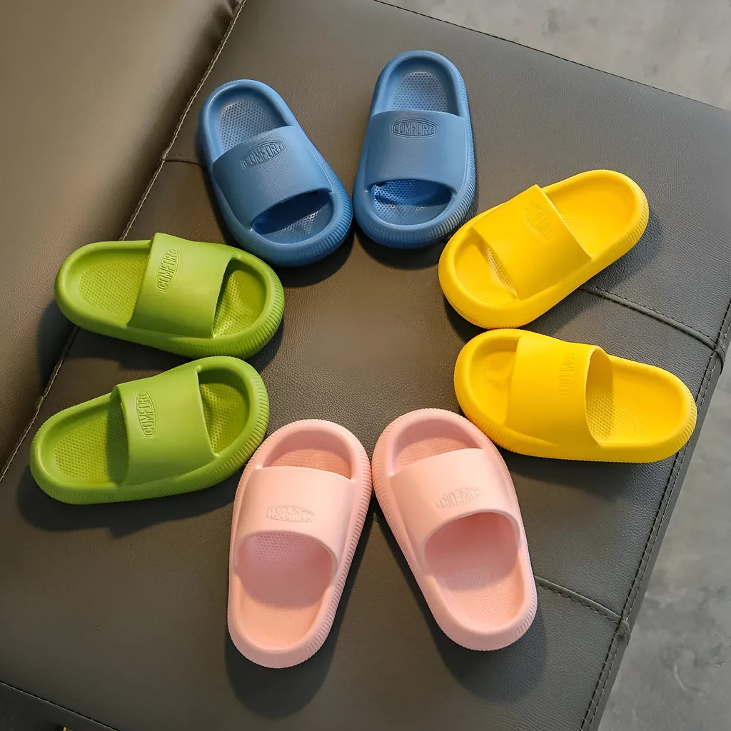 Children's EVA slippers in mixed colours with injection-moulded sole construction
