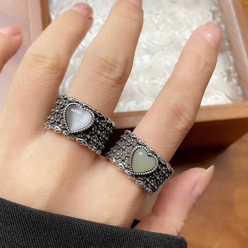 Retro wide-faced adjustable heart ring in white or green with white copper plated silver construction