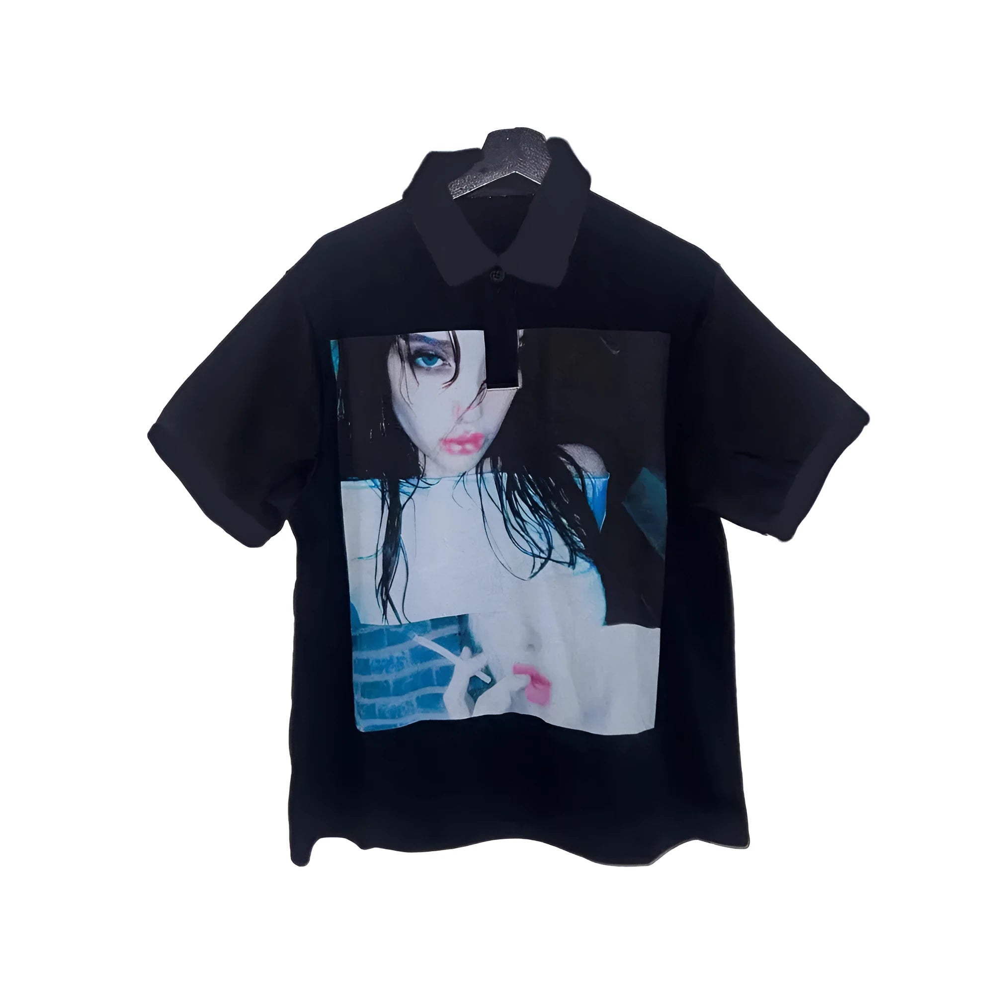 Short-sleeved printed polo shirt in polyester, shown on a hanger, straight cut design.