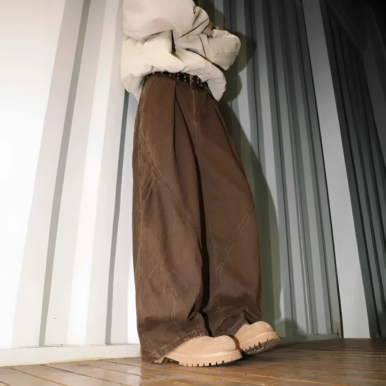 Men's pleated straight trousers with elastic waist in striped cotton-polyester fabric