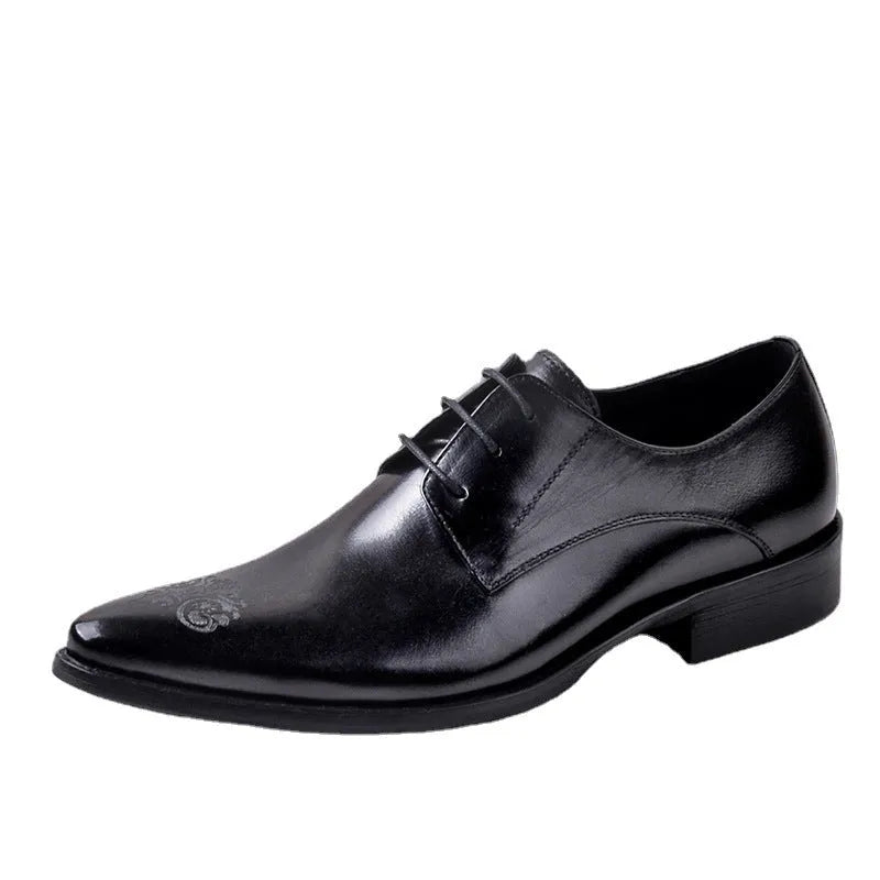 Men's pointed carved cowhide leather formal shoes in black with rubber sole and round toe