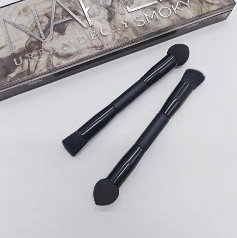 Double-headed miter sponge concealer brush with wooden handle and artificial fibre bristles in elegant black