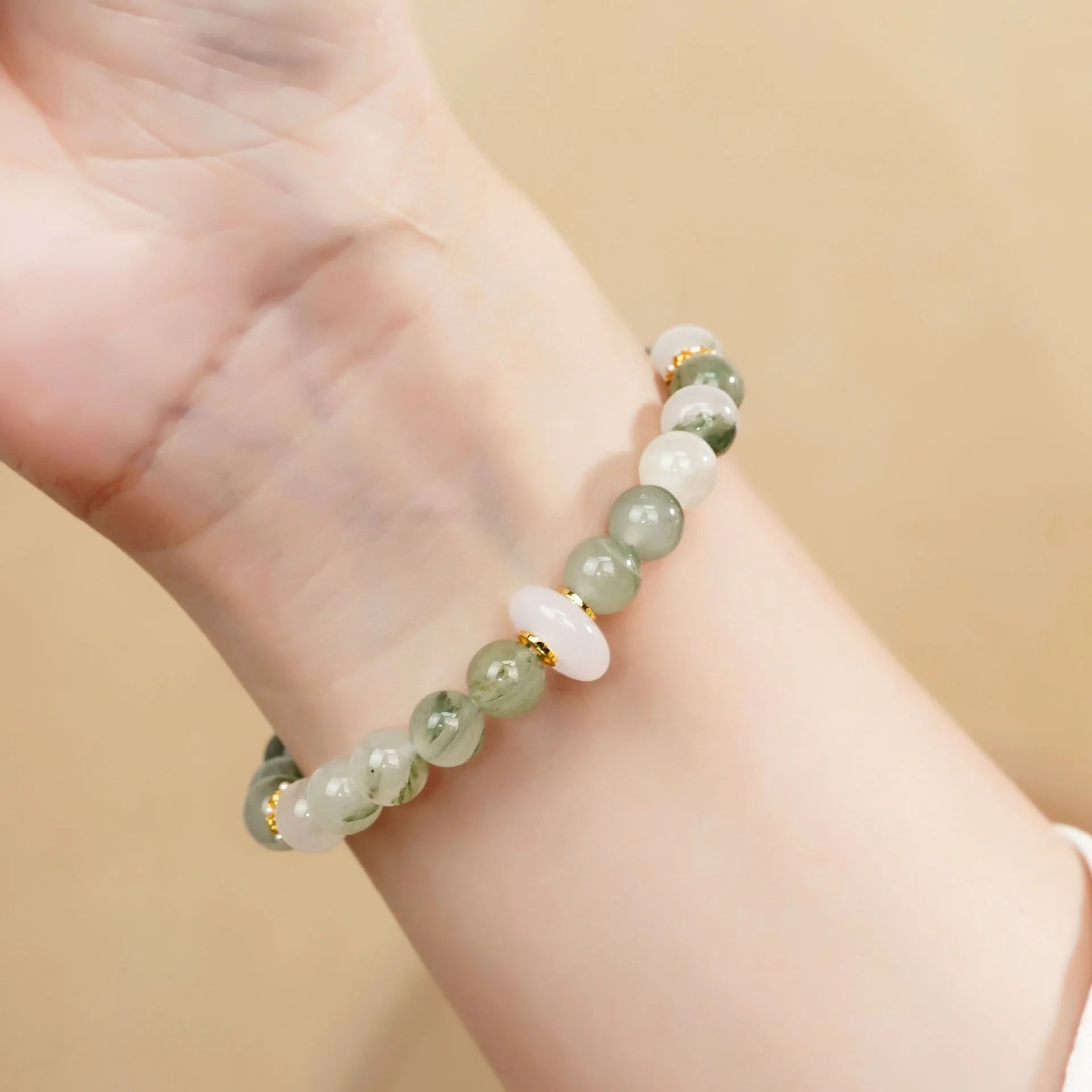 Emerald green Tian Shan Cui half bracelet with floating flower girl round motif, 20g women's national style accessory