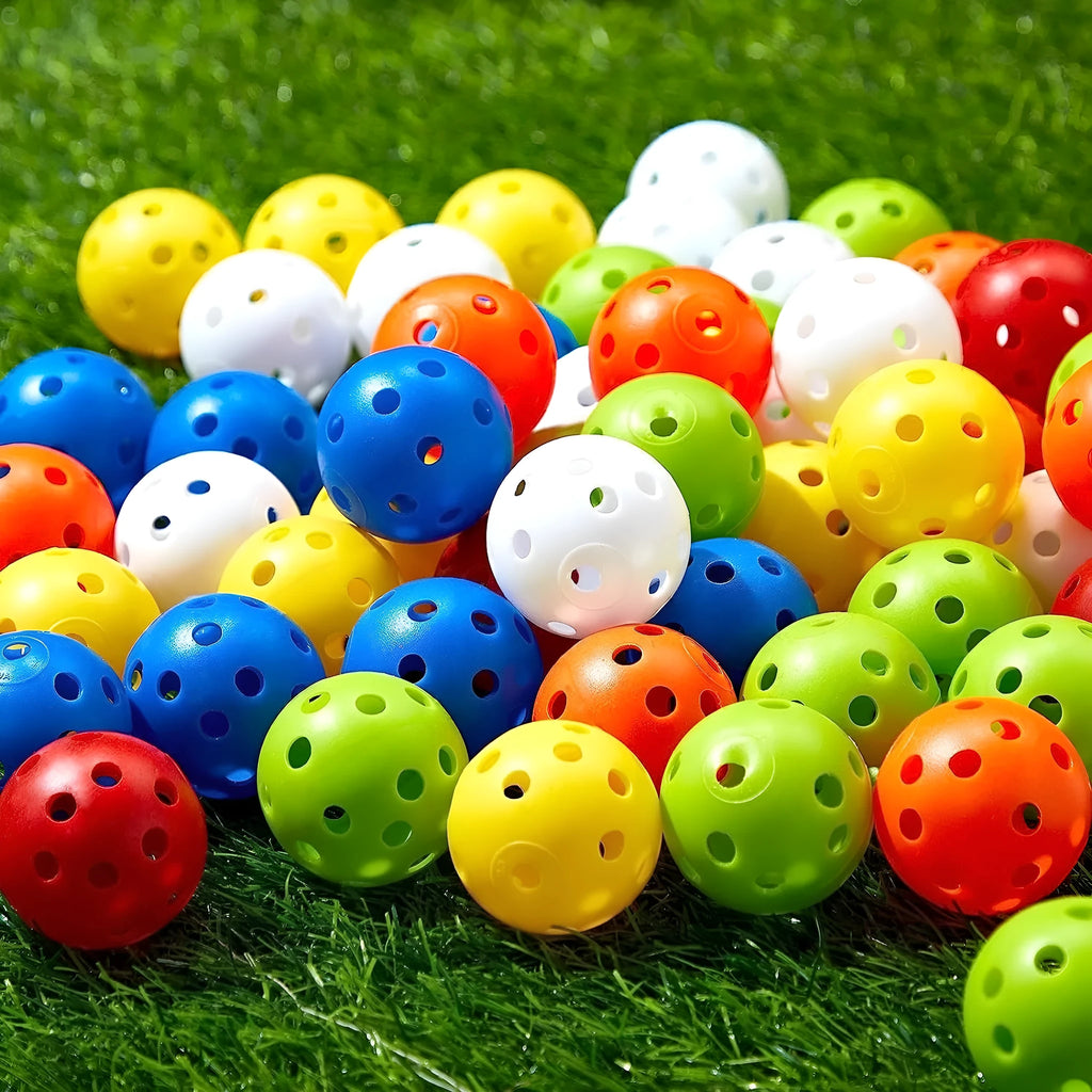 Multi-colour 26-hole golf practice balls with 42mm diameter for putting training