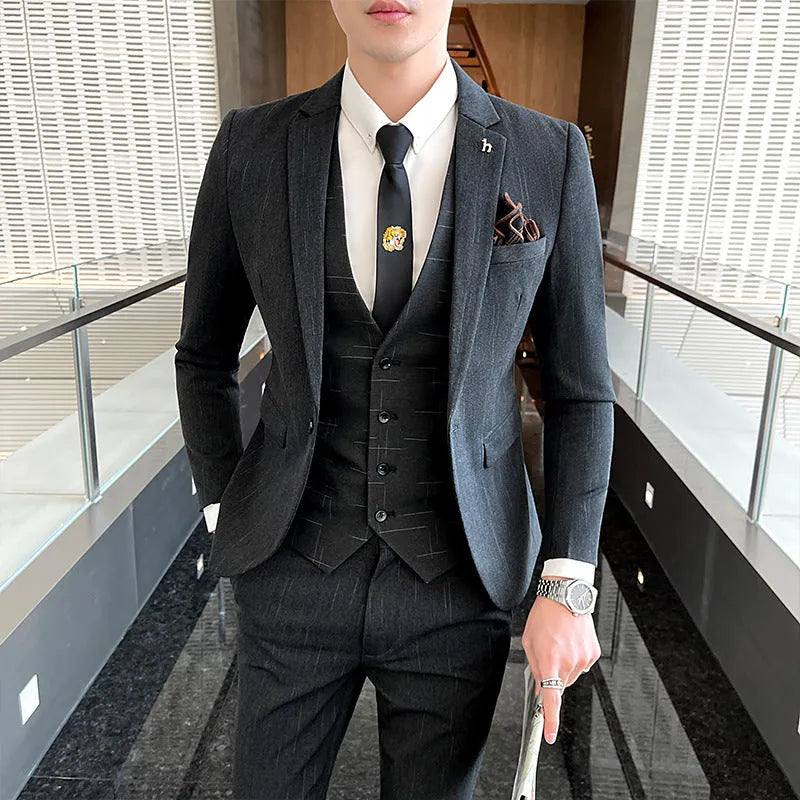 Slim fit business formal suit in cotton blend fabric with adhesive interlining construction