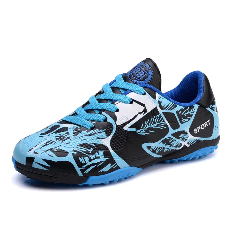 Low-top soccer shoes synthetic leather upper TPR sole natural rubber outsole front lace-up boys girls teens multi-surface