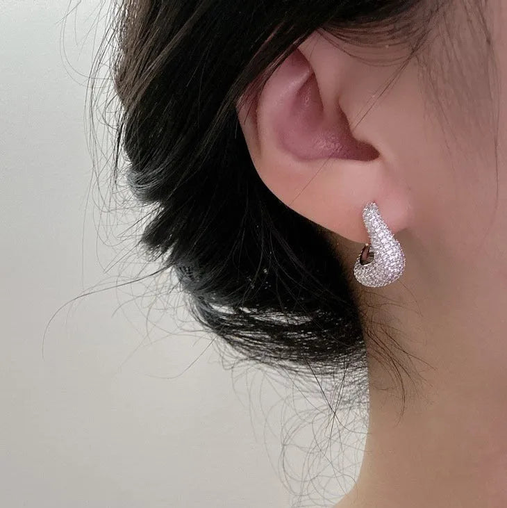 Women's water drop geometric earrings copper-plated gold electroplated finish white gold or 16K gold plating
