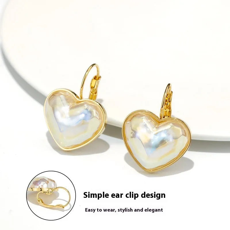 Gold-coloured alloy women's ear clips with natural style summer fashion design