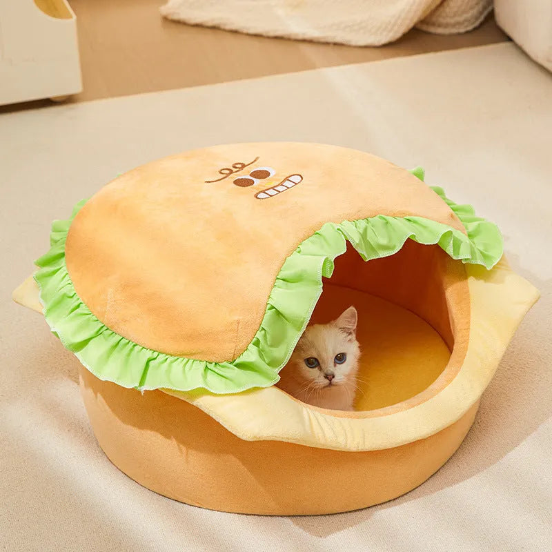 Medium sized detachable cat kennel with warm closed winter design for all-season feline accommodation