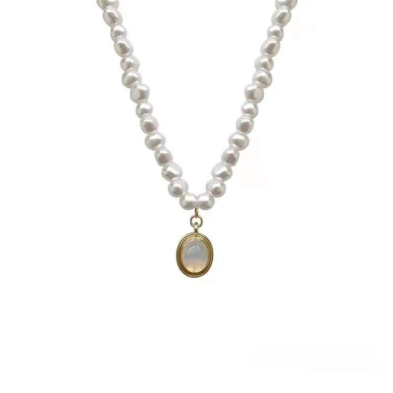 Adjustable French Court Vintage Pearl necklace with geometric pendant on metallic chain