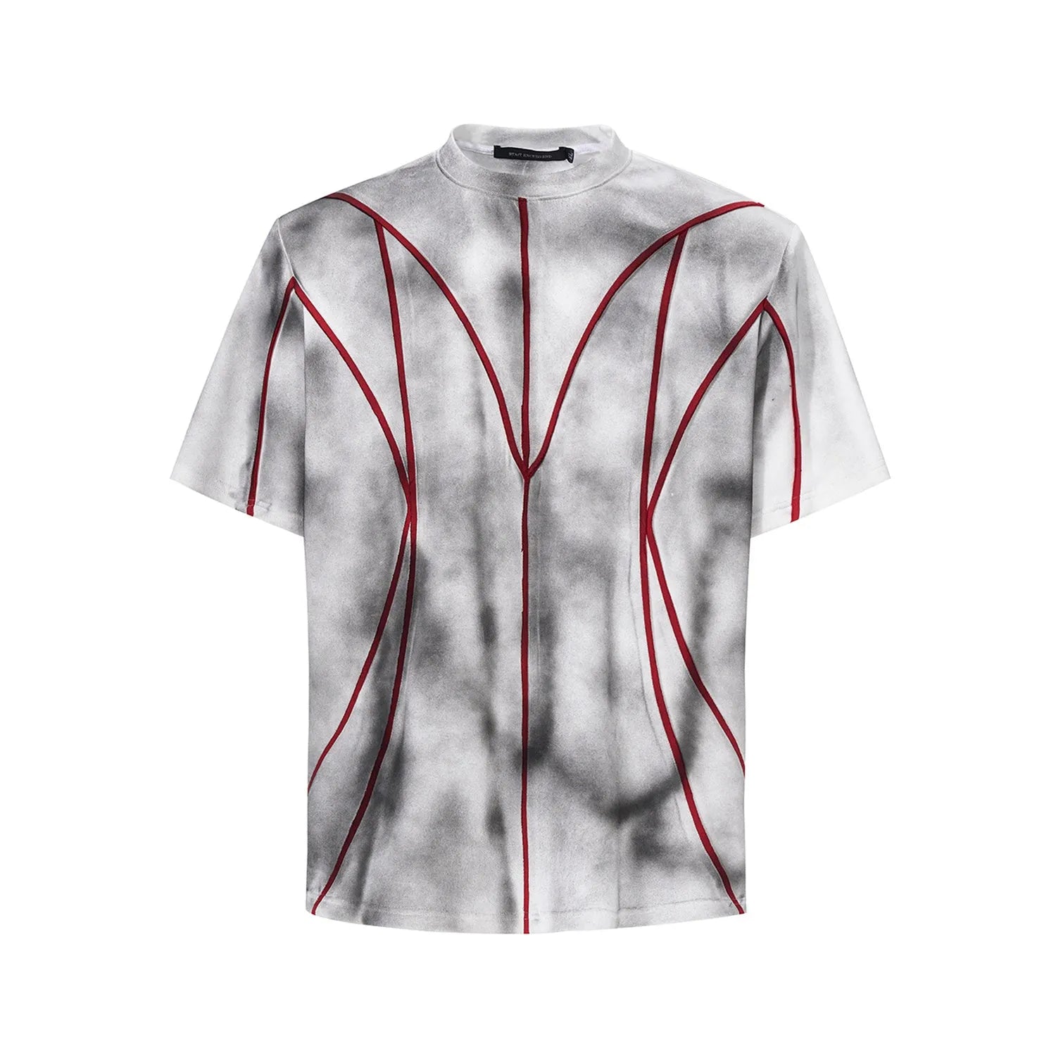 Padded shoulder t-shirt with three-dimensional line patchwork design and short sleeves