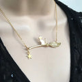 Black cat Halloween necklace for women with detailed feline pendant in alloy metal