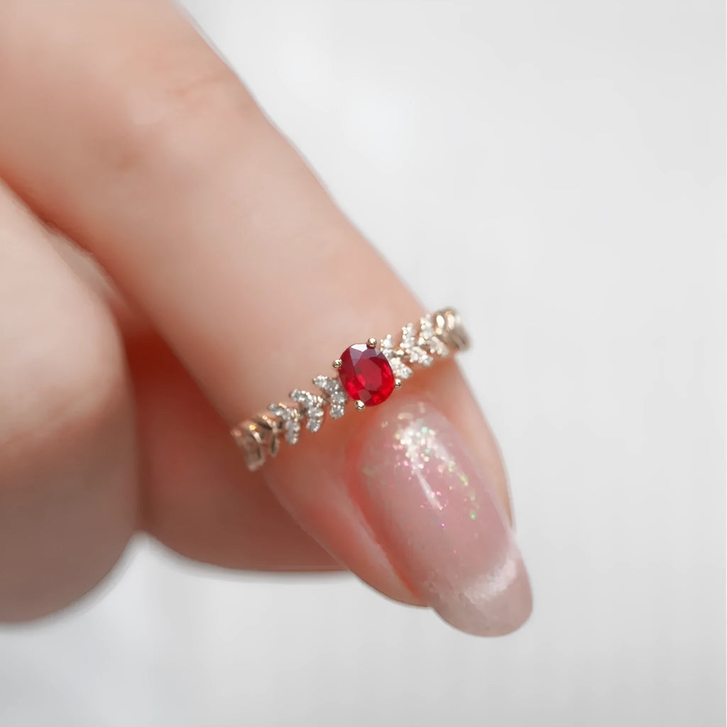 S925 sterling silver ring in yellow gold with leaf-shaped design and diamond treatment, US size 7