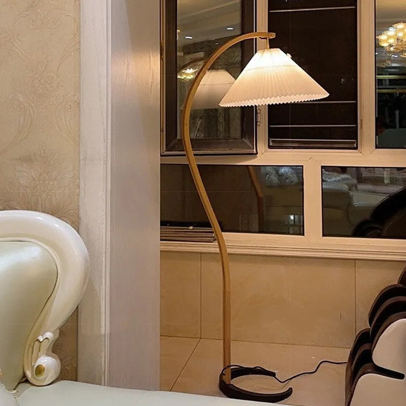 Retro vertical table lamp with log white lampshade and three-colour variable light for bedroom bedside use