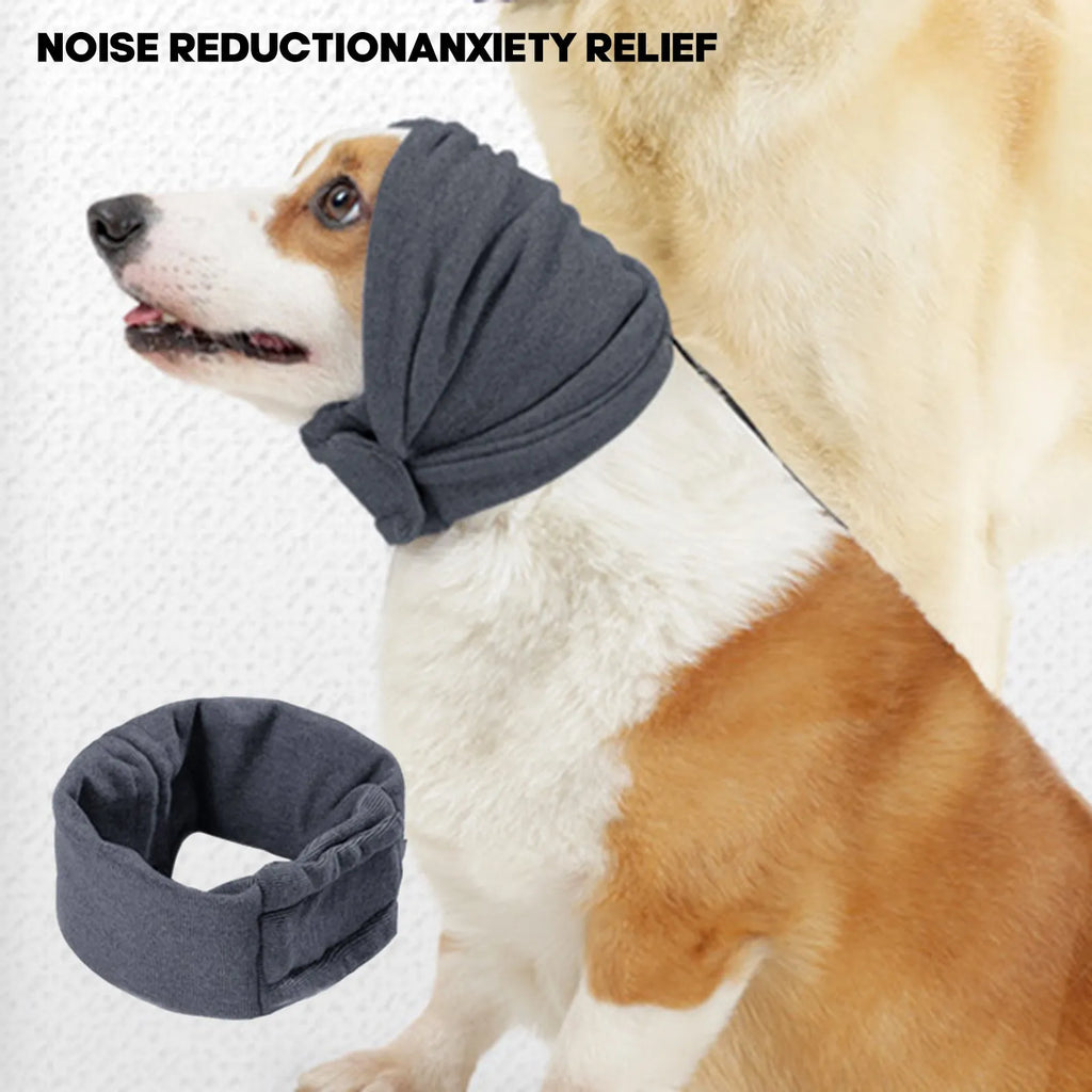 Black noise reduction dog hoodie covering ears and head, polyester fabric, used for calming anxiety and feeding hygiene
