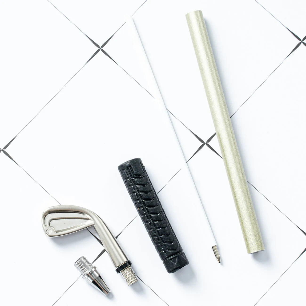 Metal suit ballpoint pen with golf design, bullet tip 0.7 mm, dimensions 18.5 x 9.4 x 2.2 cm