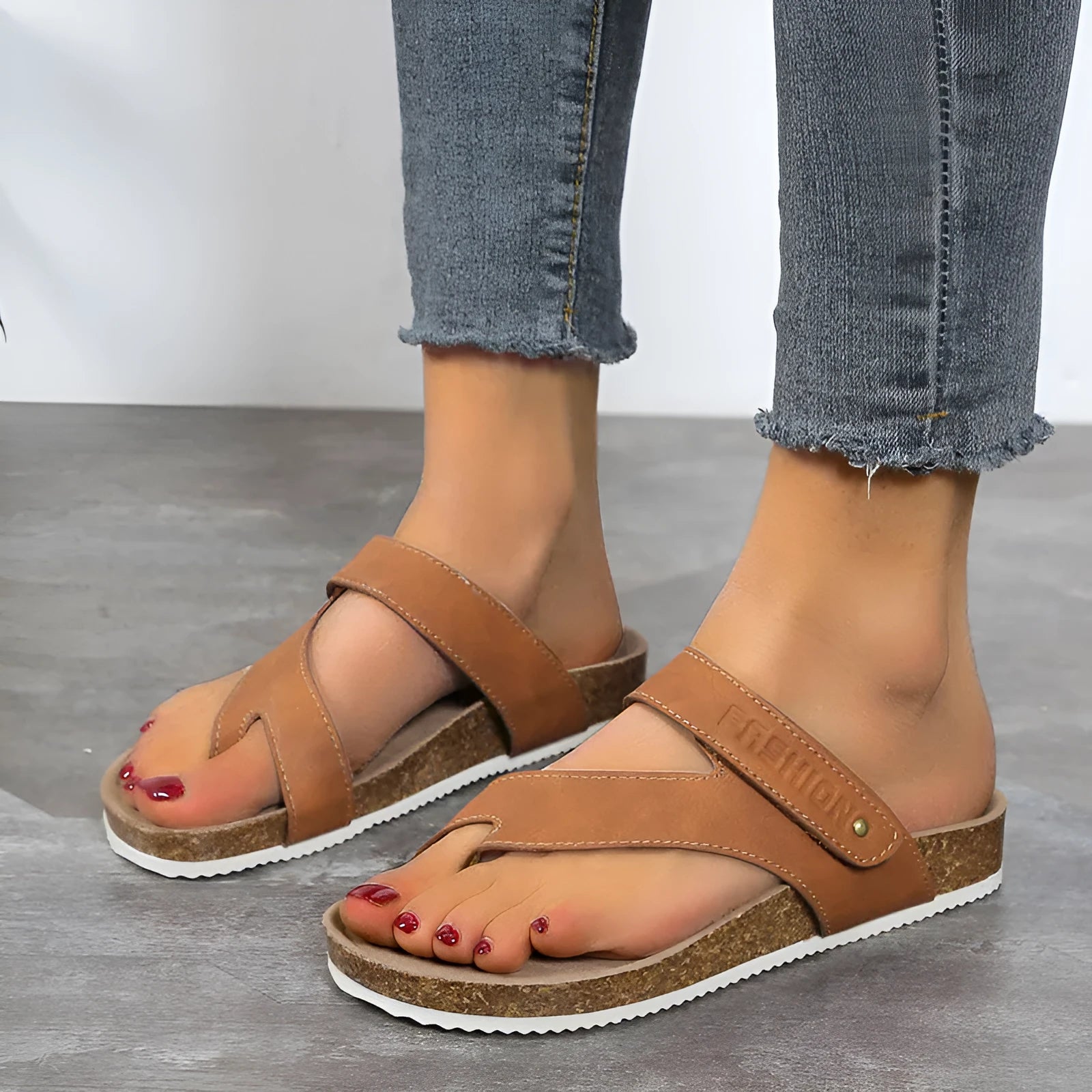 Flat toe ring thick-soled flip-flops in blue colour with foam sole construction