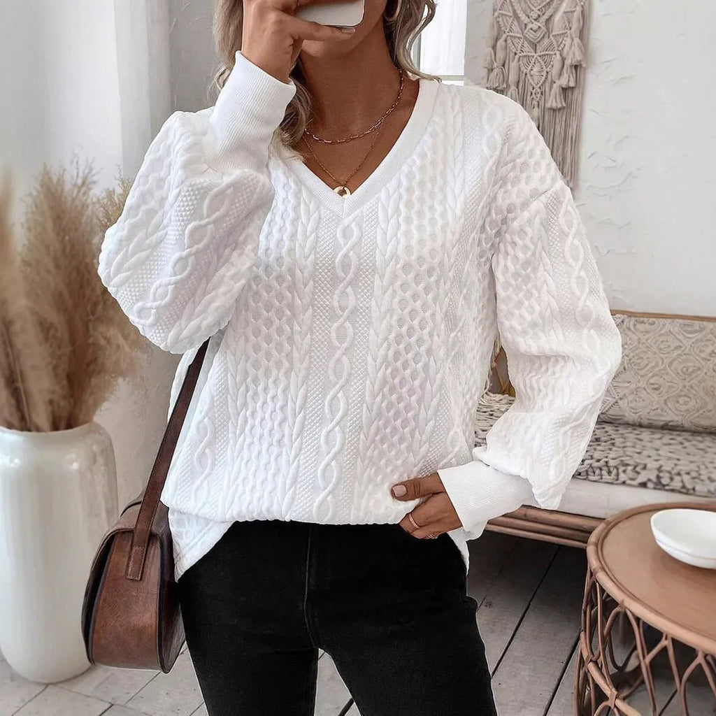 Milky white loose t-shirt with 3D pattern detail on polyester fabric, long sleeve casual wear
