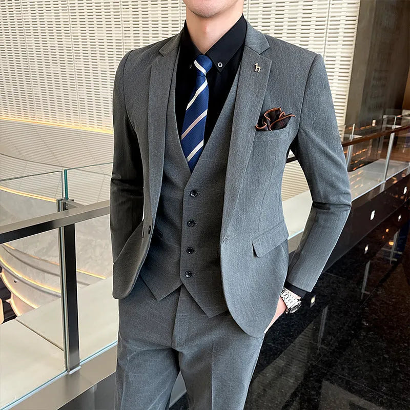 Slim fit business formal suit in cotton blend fabric with adhesive interlining construction