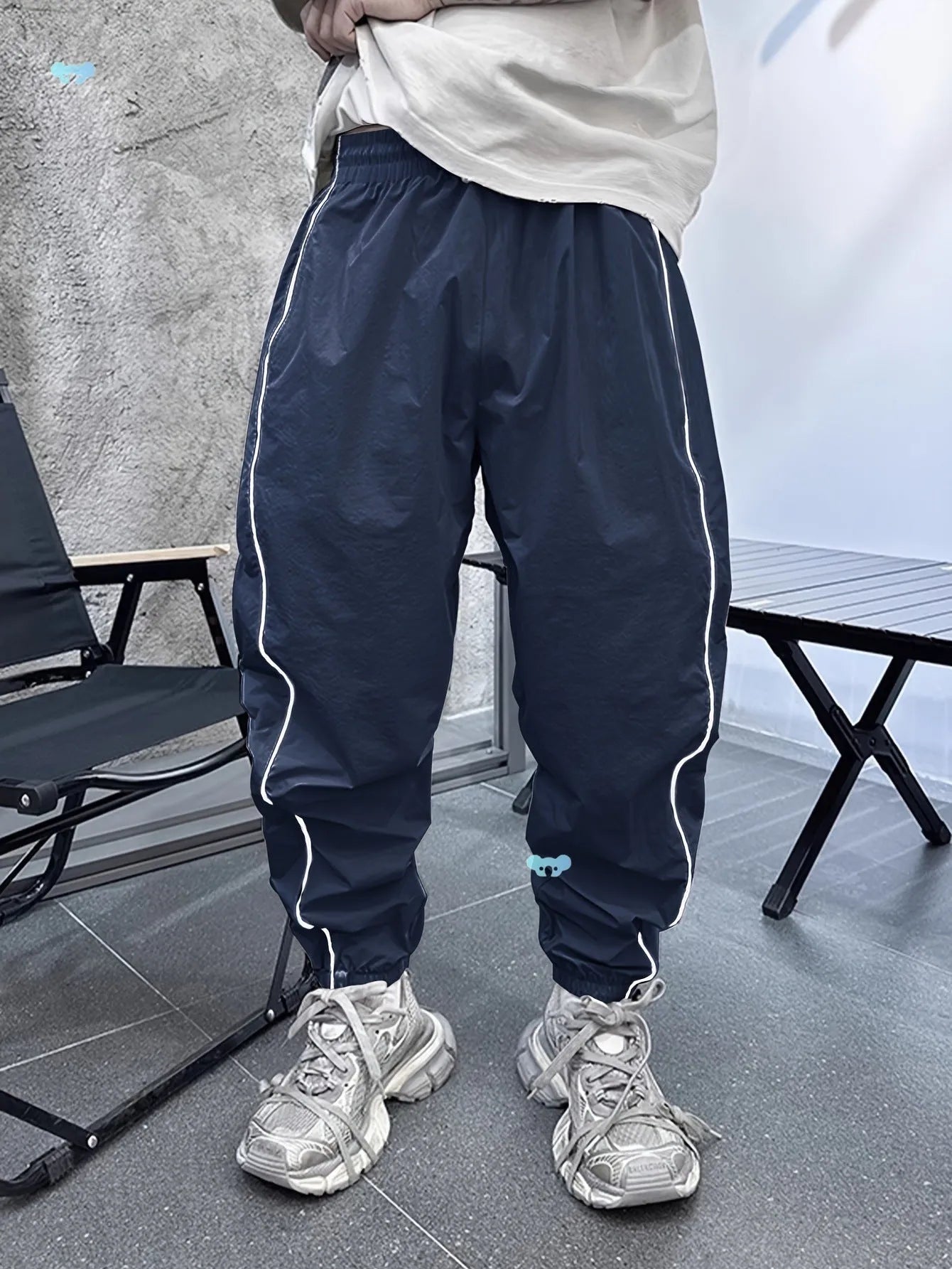 Men's bamboo fibre sports trousers in loose cropped casual style with high elasticity